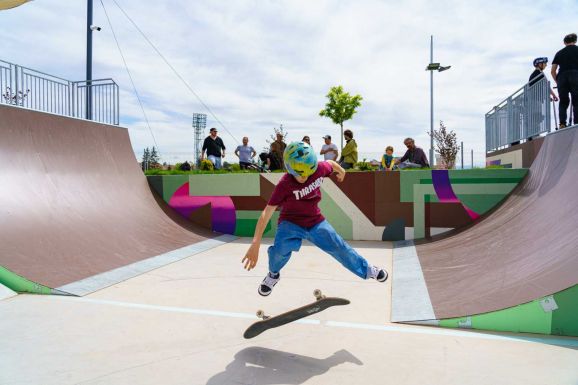 A sepsiszentgyörgyiek szeretik az extrém sportokat: népszerű lett a Skatepark